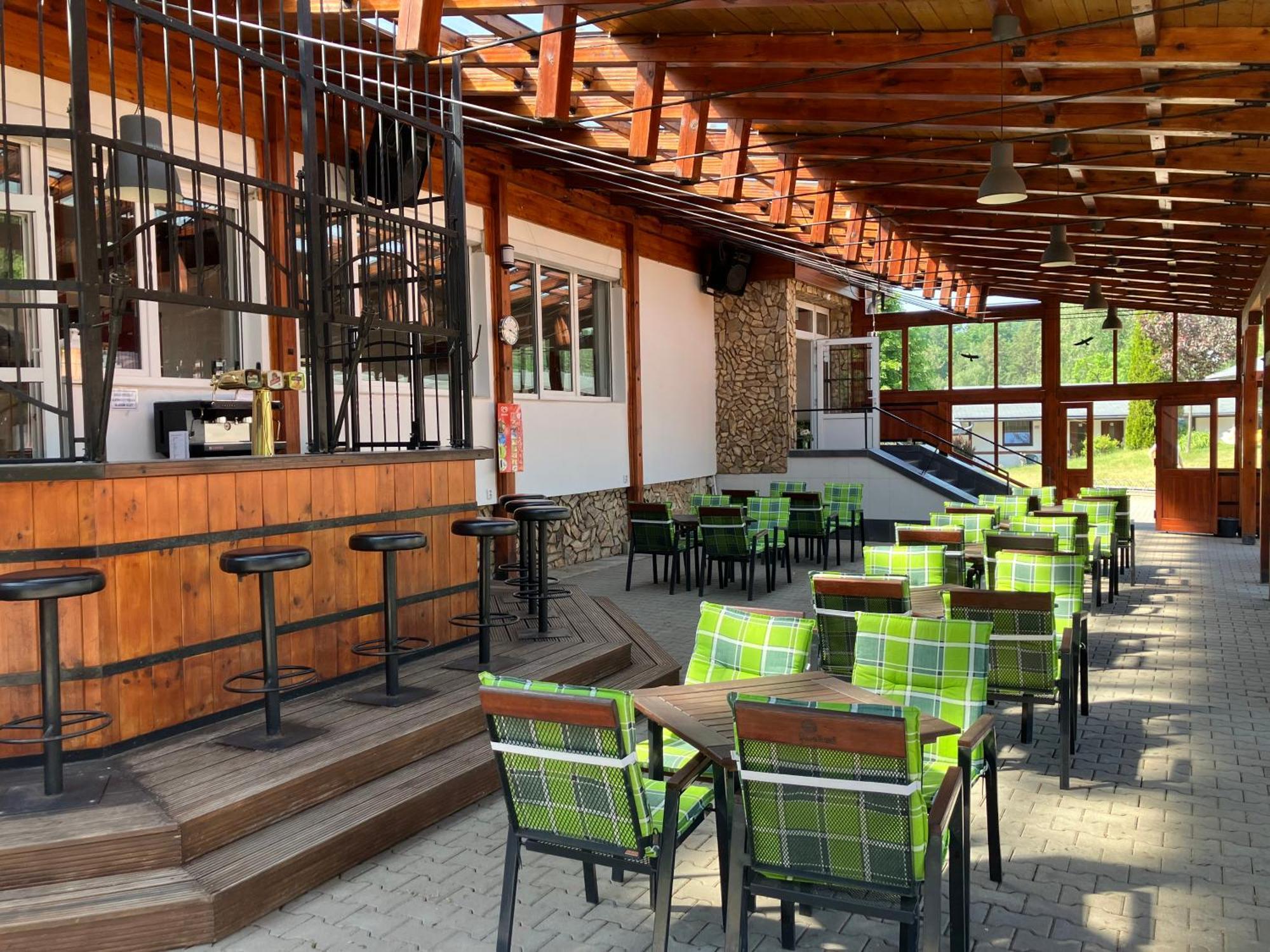Raj Sportovni A Rekreacni Resort Branzez Knezmost Екстер'єр фото