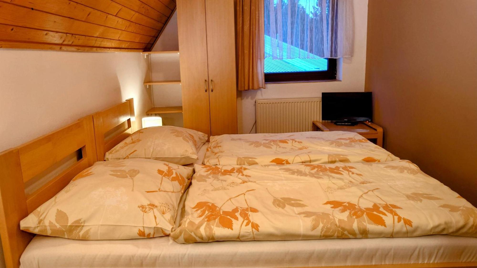 Raj Sportovni A Rekreacni Resort Branzez Knezmost Екстер'єр фото